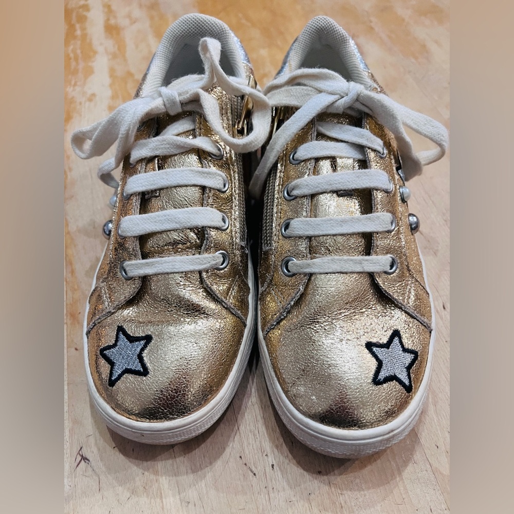 Kidpik Girls Gold With Stars and Side Zipper  SNEAKERS  Size 3